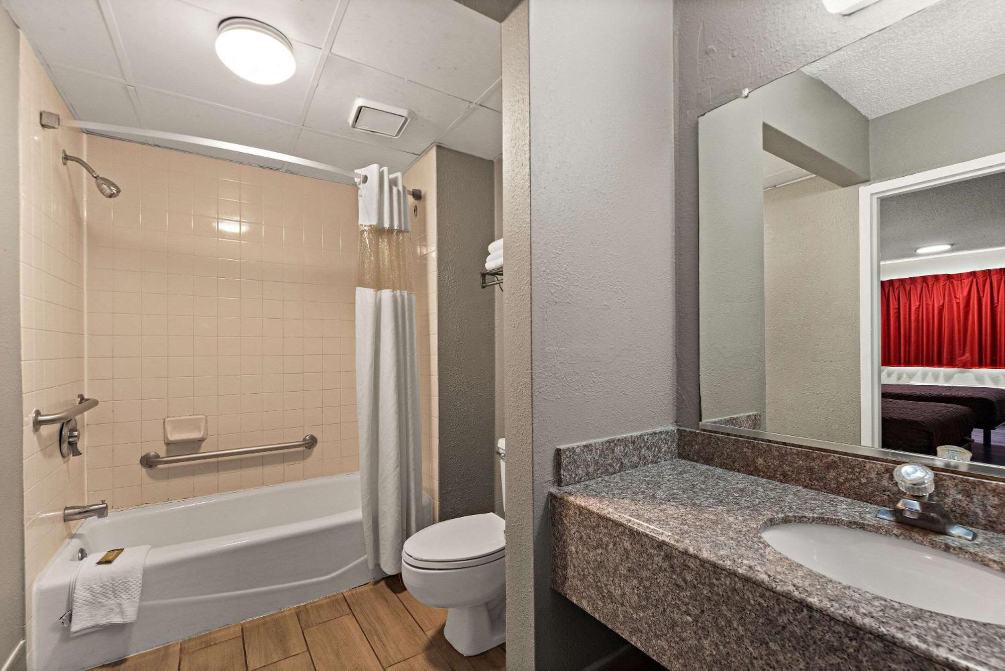 Rodeway Inn Brooklawn Εξωτερικό φωτογραφία