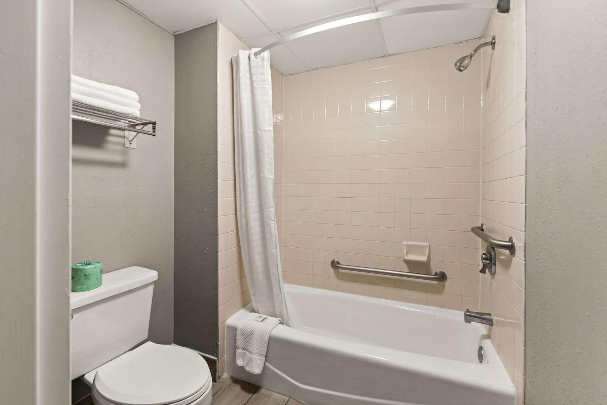 Rodeway Inn Brooklawn Εξωτερικό φωτογραφία