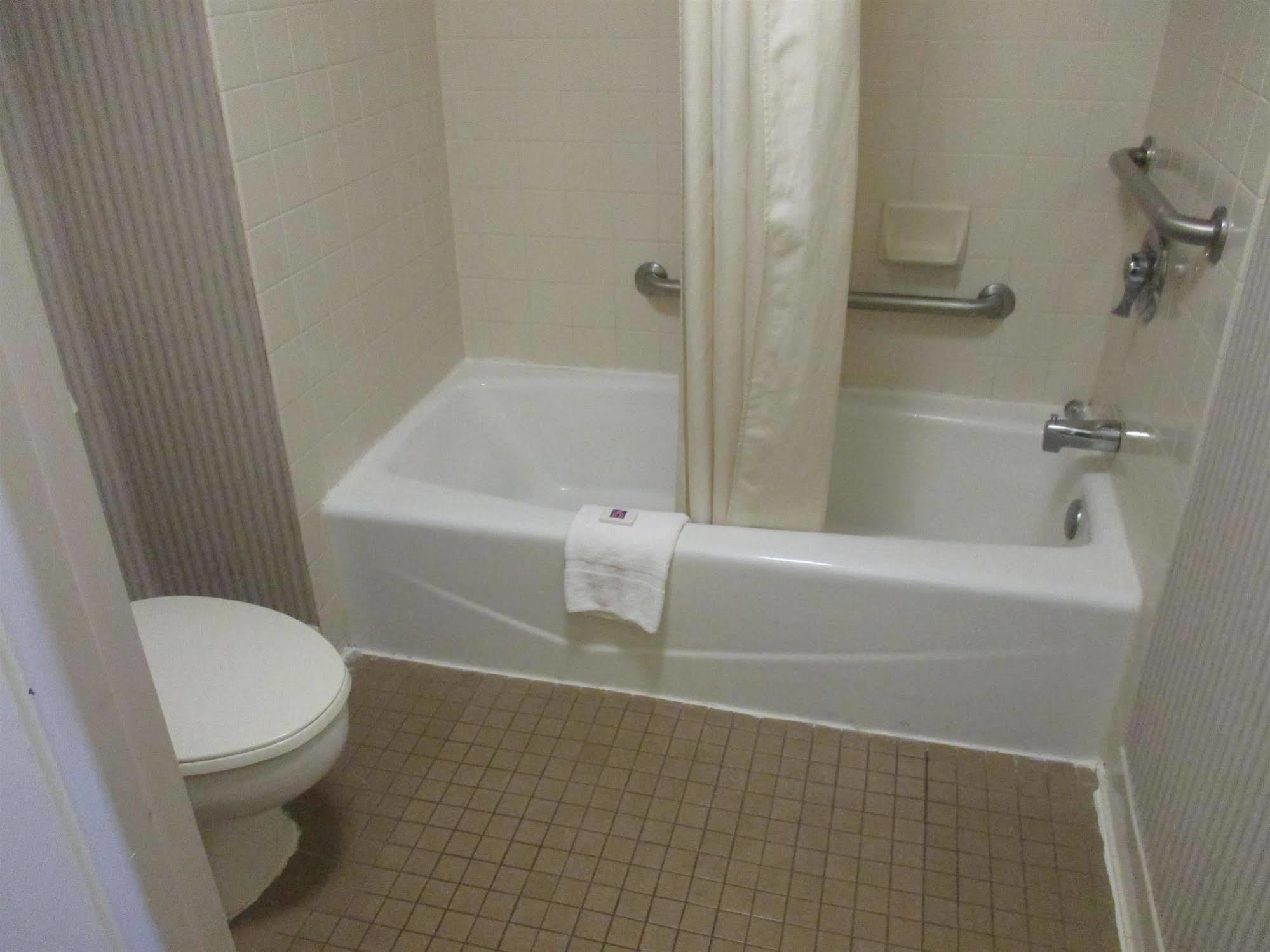 Rodeway Inn Brooklawn Εξωτερικό φωτογραφία